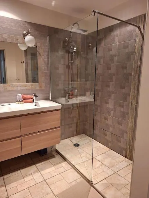 Appartement T4 Rennais -Metro & Rocade à Rennes 0*,